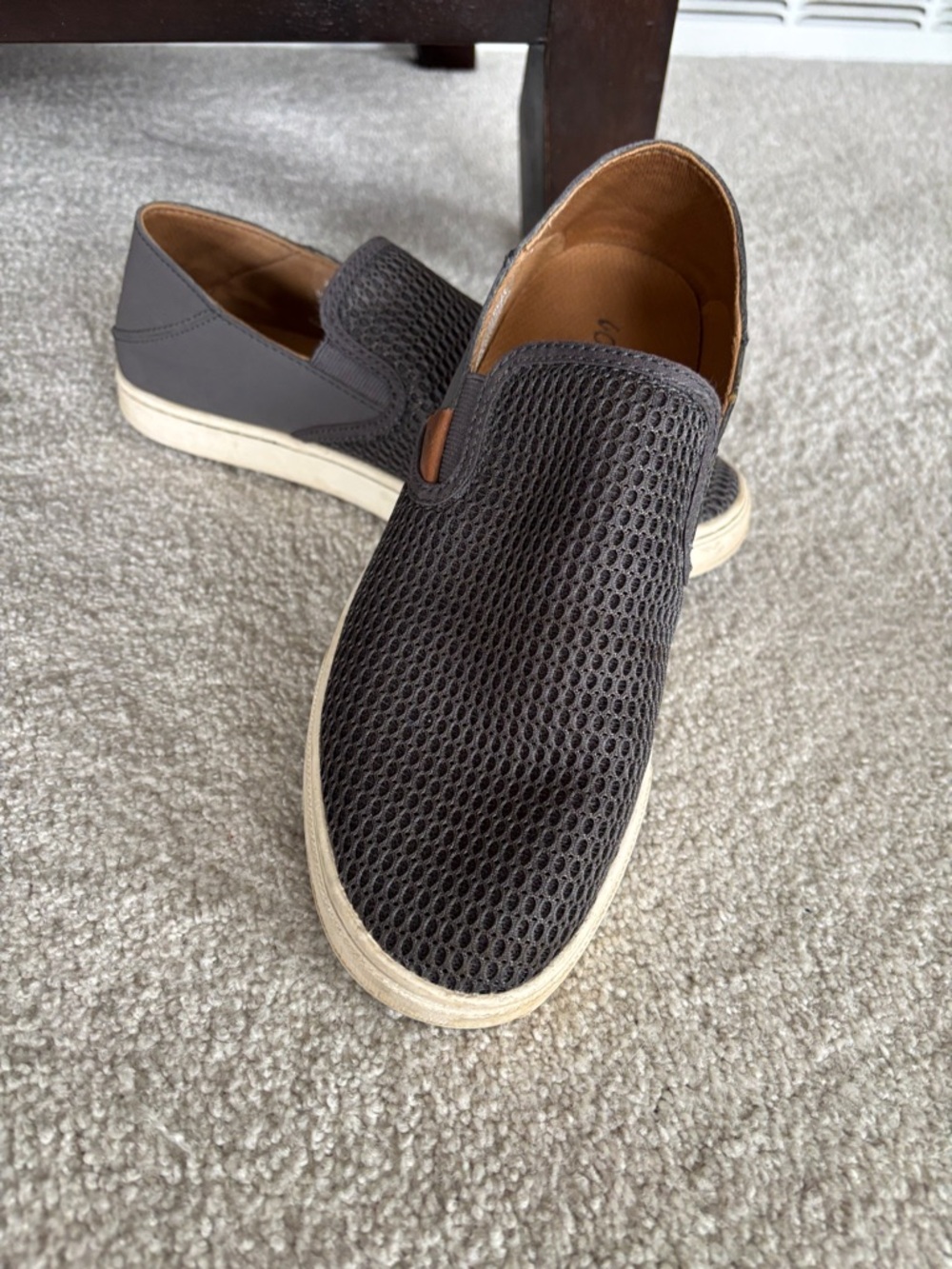 Olukai • slip on shoes